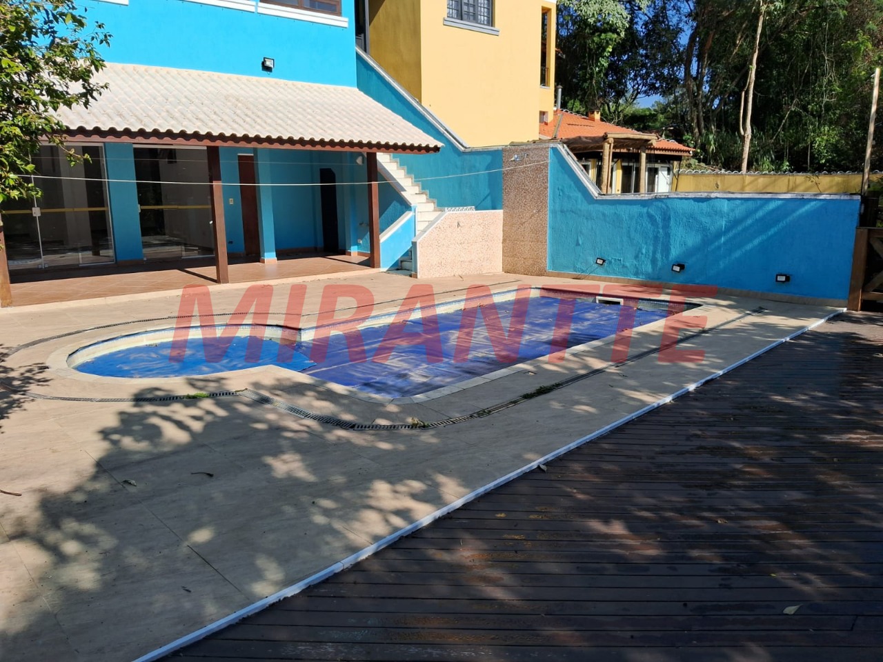 Cond. fechado de 300m² com 6 quartos em Pedra Branca