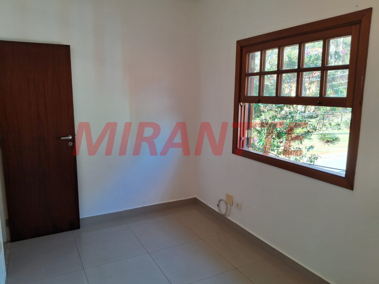 Cond. fechado de 300m² com 6 quartos em Pedra Branca