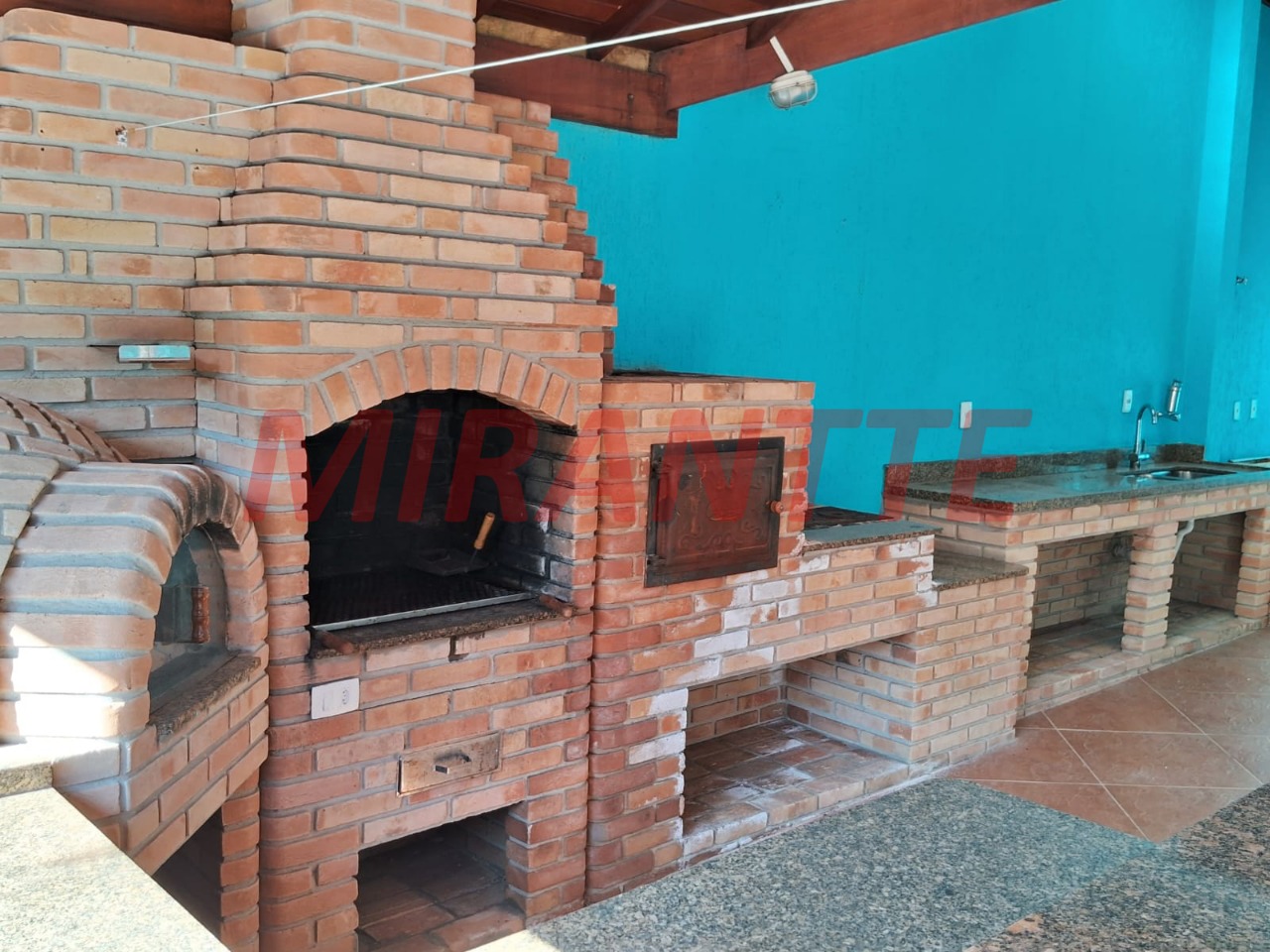 Cond. fechado de 300m² com 6 quartos em Pedra Branca