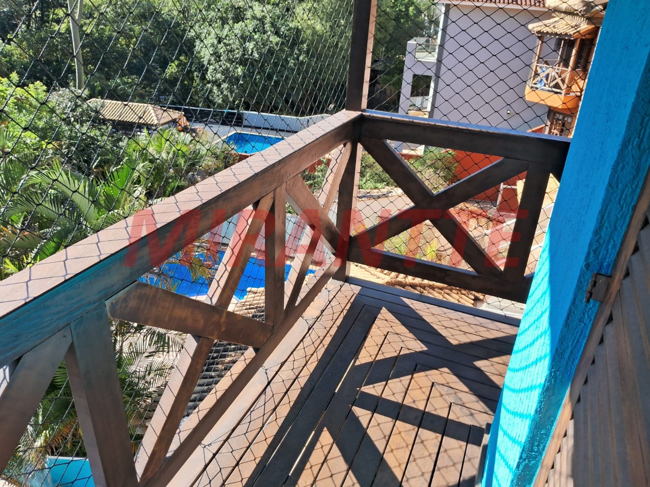 Cond. fechado de 300m² com 6 quartos em Pedra Branca