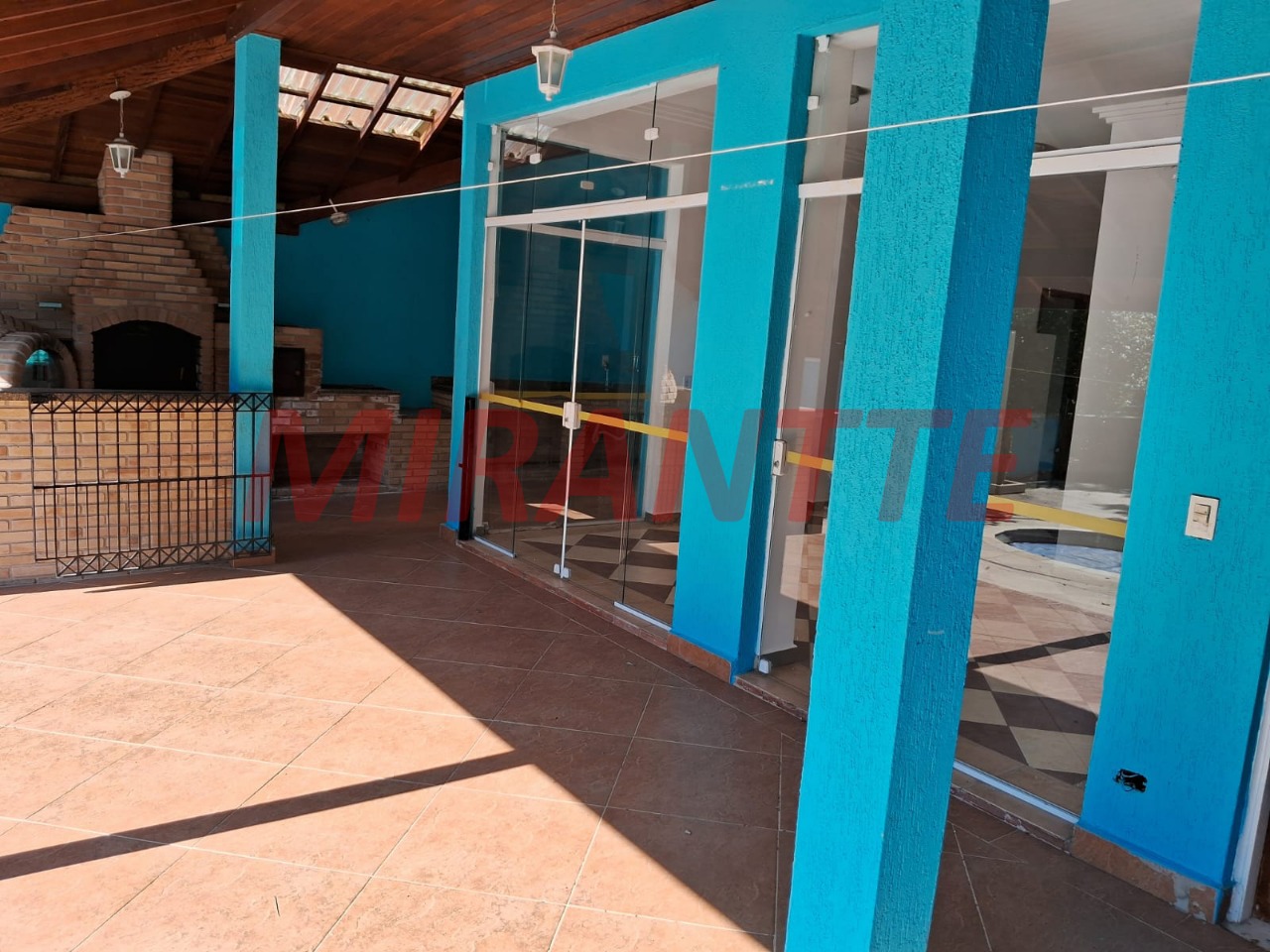 Cond. fechado de 300m² com 6 quartos em Pedra Branca