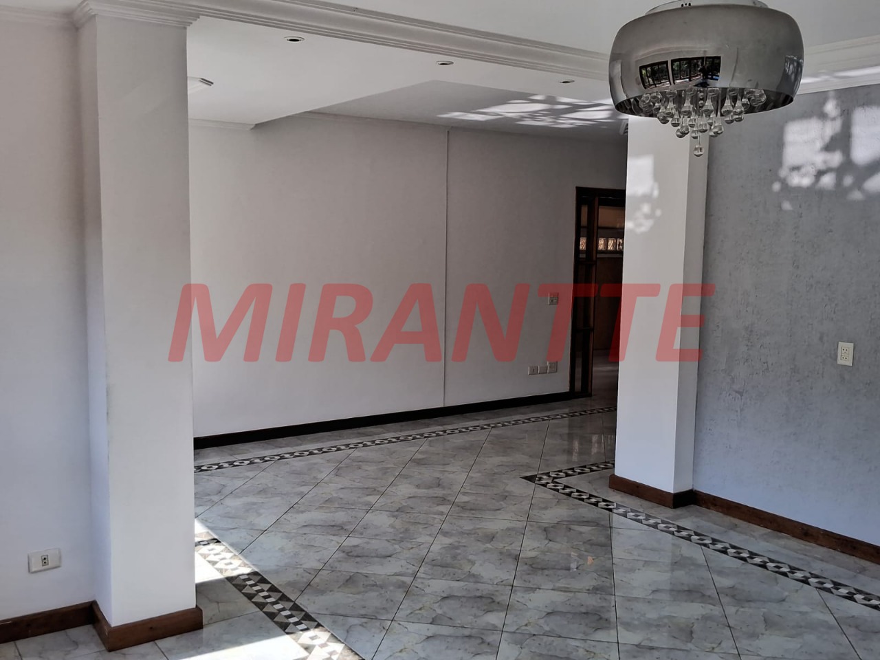 Cond. fechado de 300m² com 6 quartos em Pedra Branca