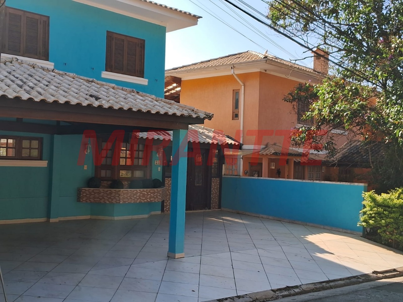 Cond. fechado de 300m² com 6 quartos em Pedra Branca