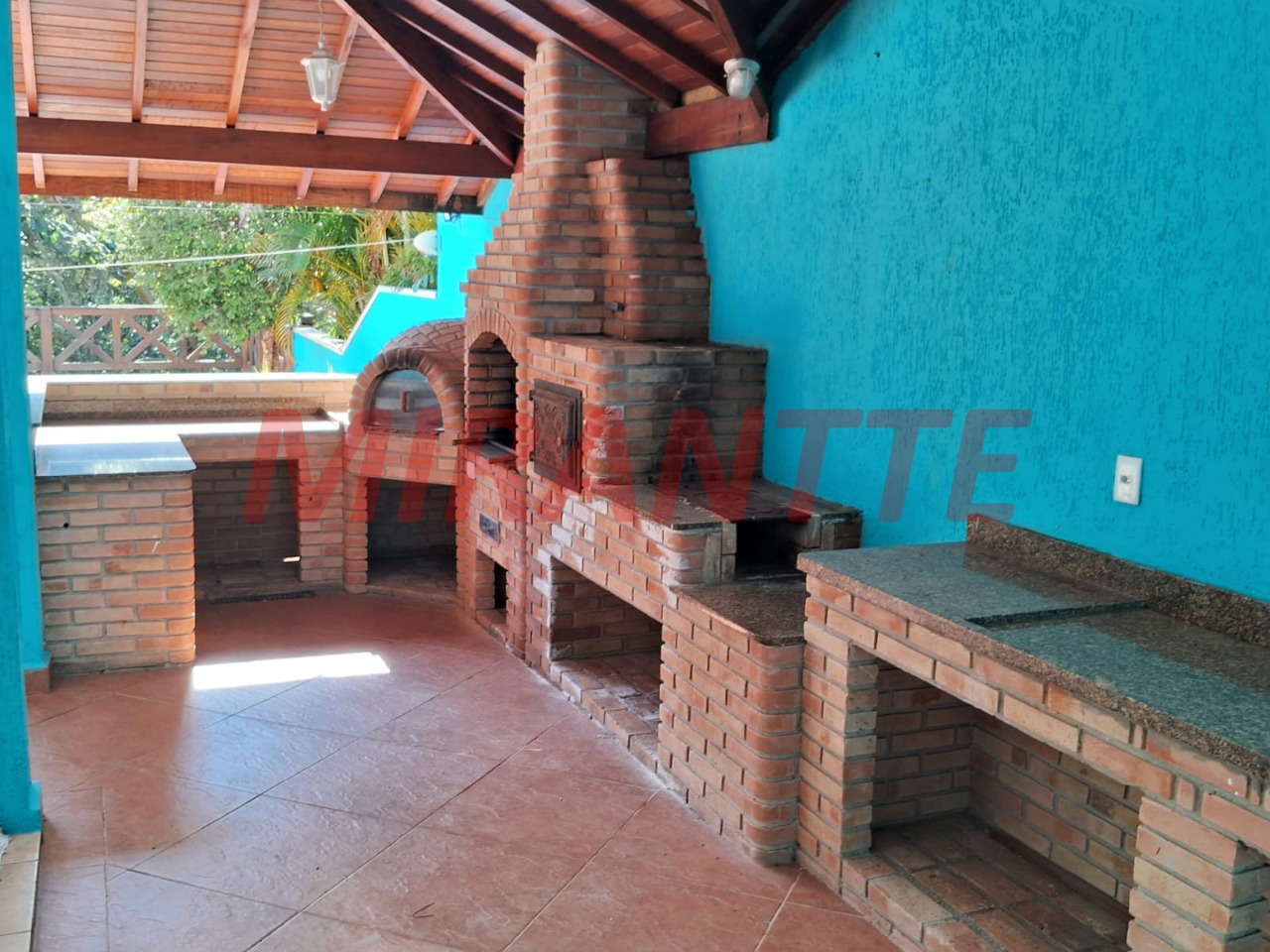 Cond. fechado de 300m² com 6 quartos em Pedra Branca
