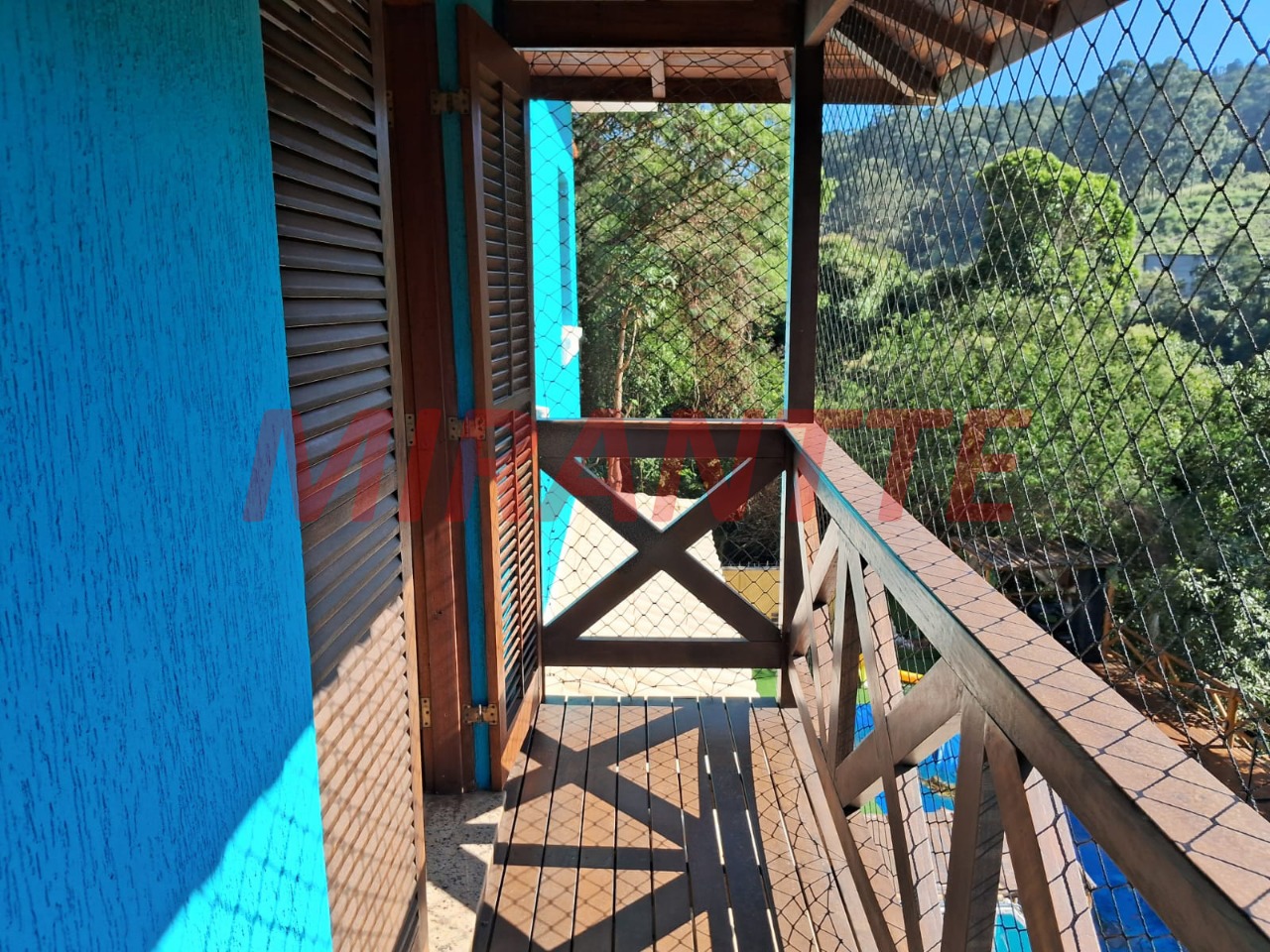 Cond. fechado de 300m² com 6 quartos em Pedra Branca