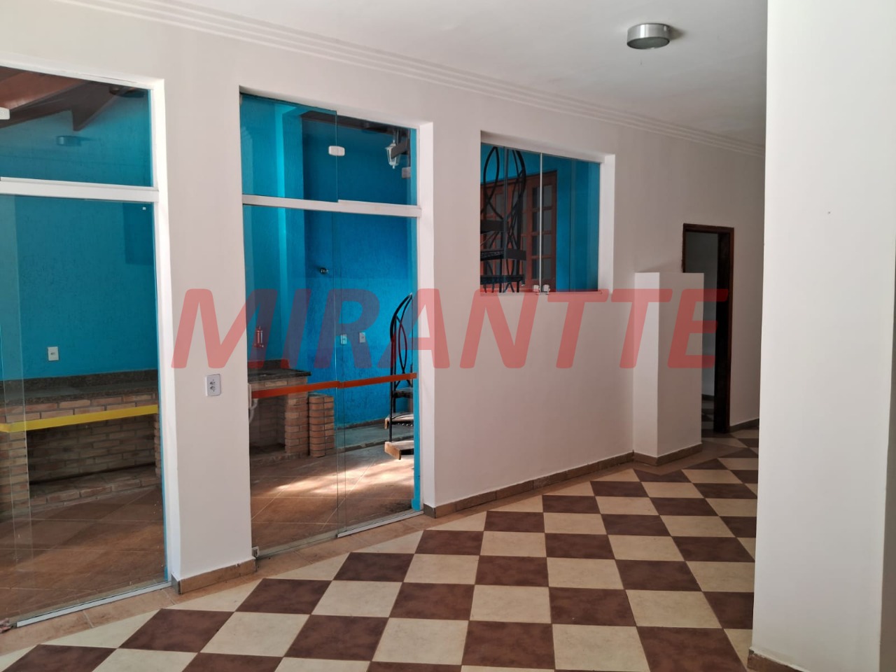 Cond. fechado de 300m² com 6 quartos em Pedra Branca