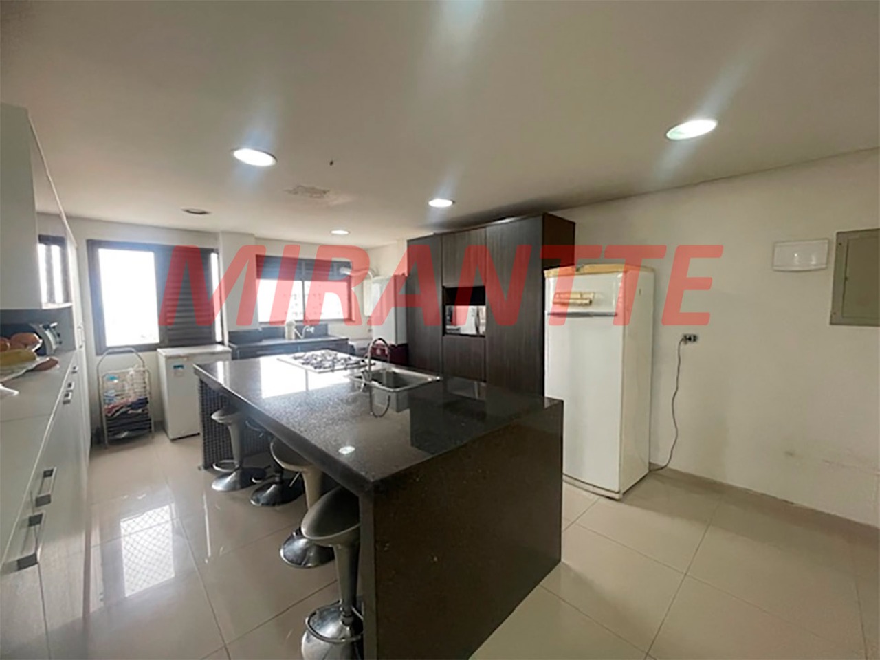 Cobertura de 190m² com 4 quartos em Santana