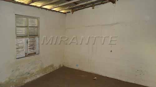 Terreno de 240m² com 2 quartos em Vila Nova Parada
