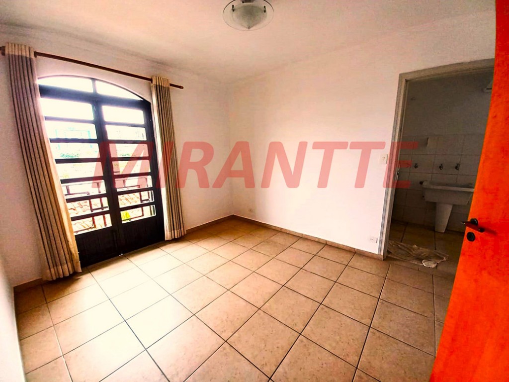 Sobrado de 262m² com 3 quartos em Vila Mazzei