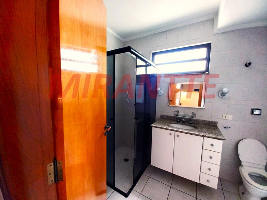 Sobrado de 262m² com 3 quartos em Vila Mazzei