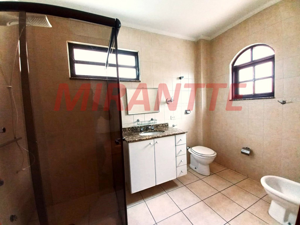 Sobrado de 262m² com 3 quartos em Vila Mazzei