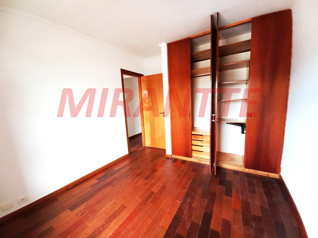 Sobrado de 262m² com 3 quartos em Vila Mazzei
