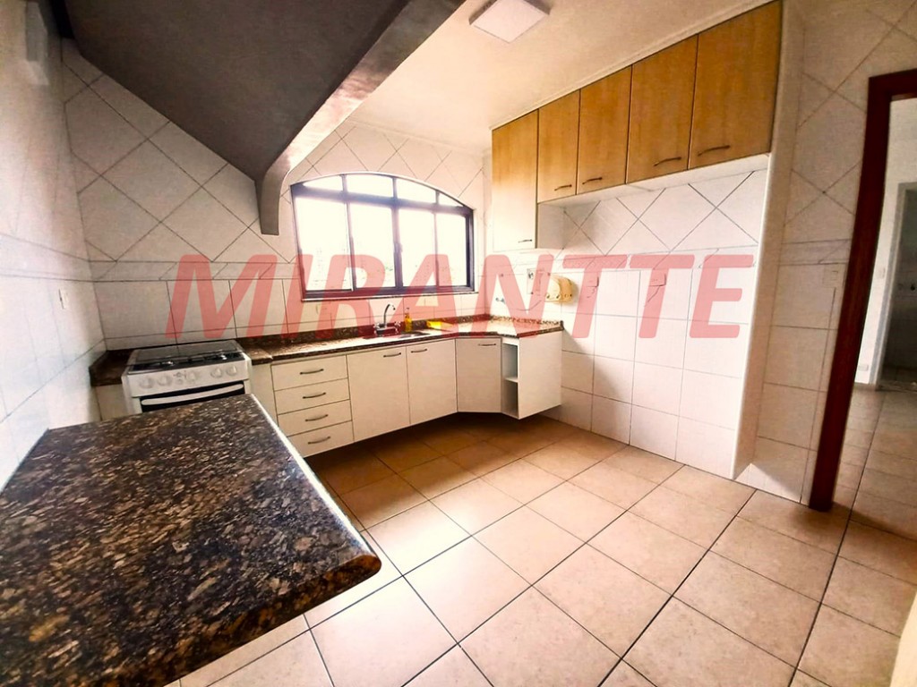 Sobrado de 262m² com 3 quartos em Vila Mazzei