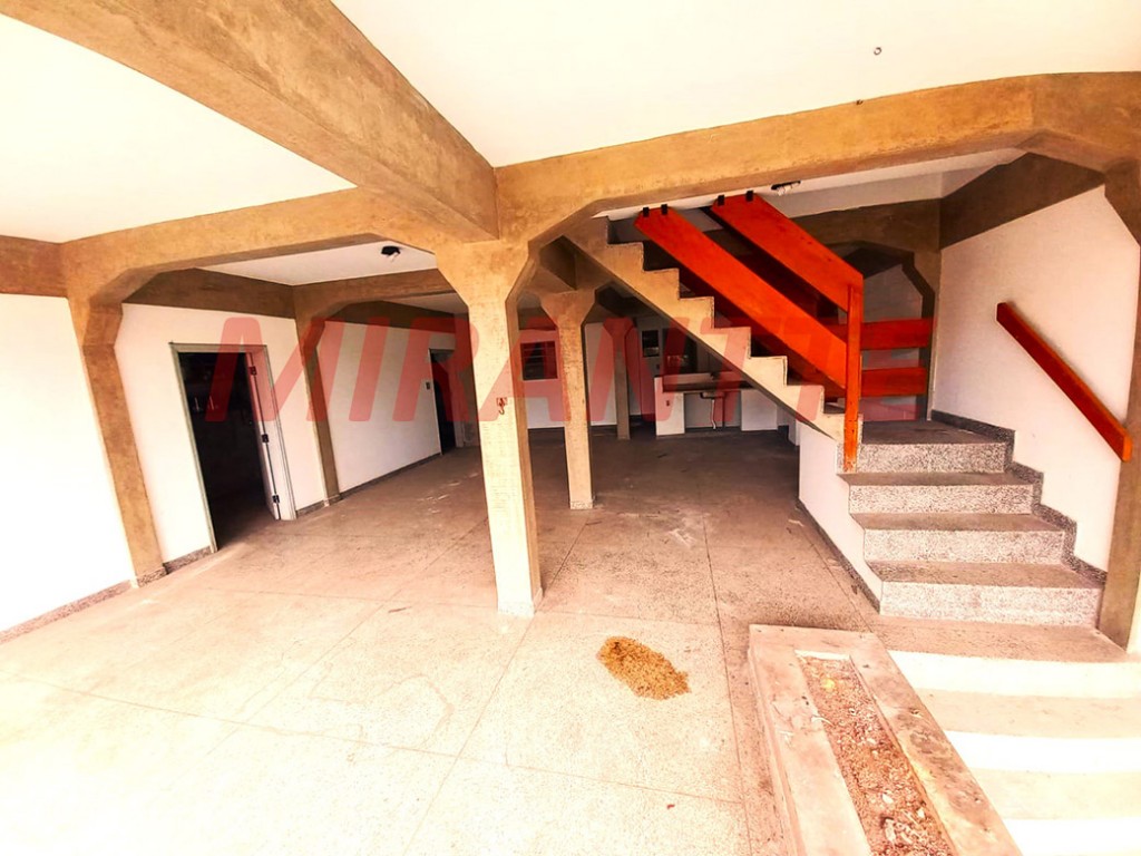 Sobrado de 262m² com 3 quartos em Vila Mazzei