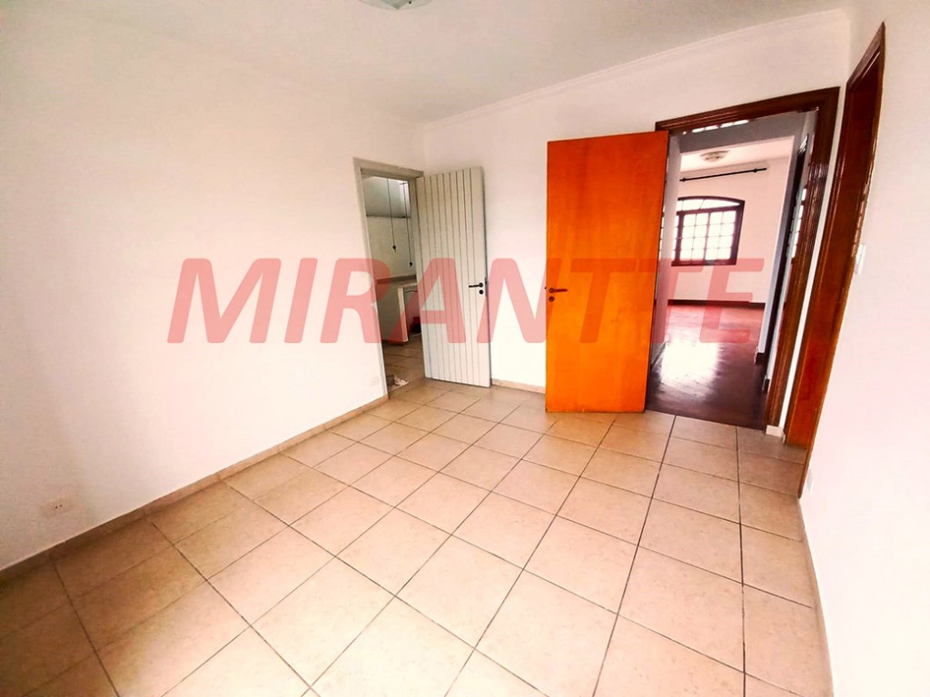 Sobrado de 262m² com 3 quartos em Vila Mazzei