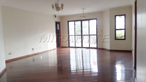 Apartamento de 147m² com 3 quartos em Água Fria