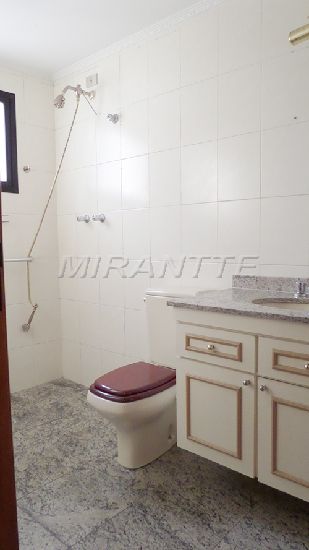 Apartamento de 147m² com 3 quartos em Água Fria