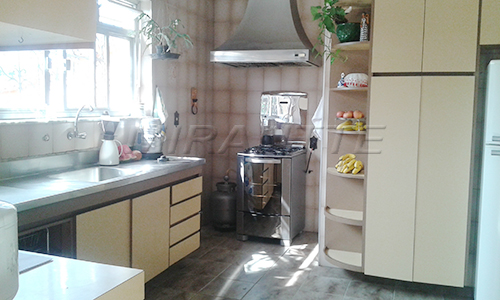 Sobrado de 395m² com 6 quartos em Tremembe
