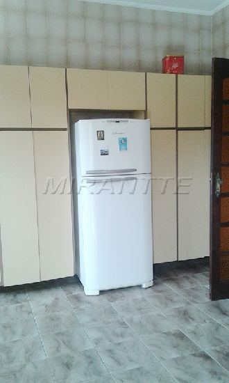 Sobrado de 395m² com 6 quartos em Tremembe