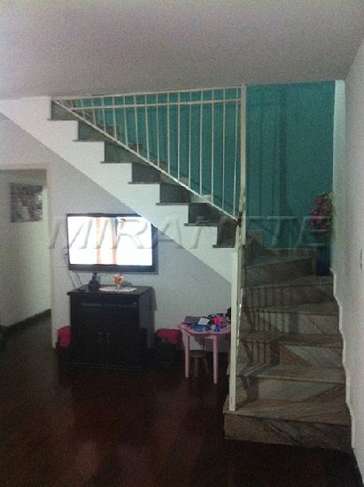 Sobrado de 200m² com 3 quartos em Jardim Virginia Bianca