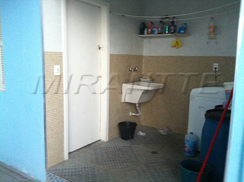 Sobrado de 200m² com 3 quartos em Jardim Virginia Bianca