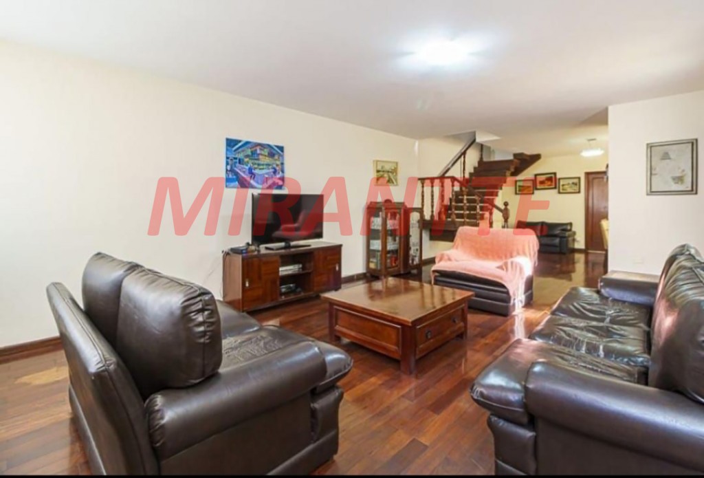 Sobrado de 251m² com 4 quartos em Jardim São Paulo