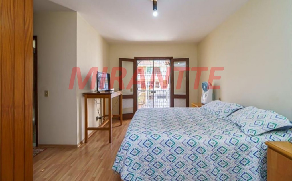 Sobrado de 251m² com 4 quartos em Jardim São Paulo