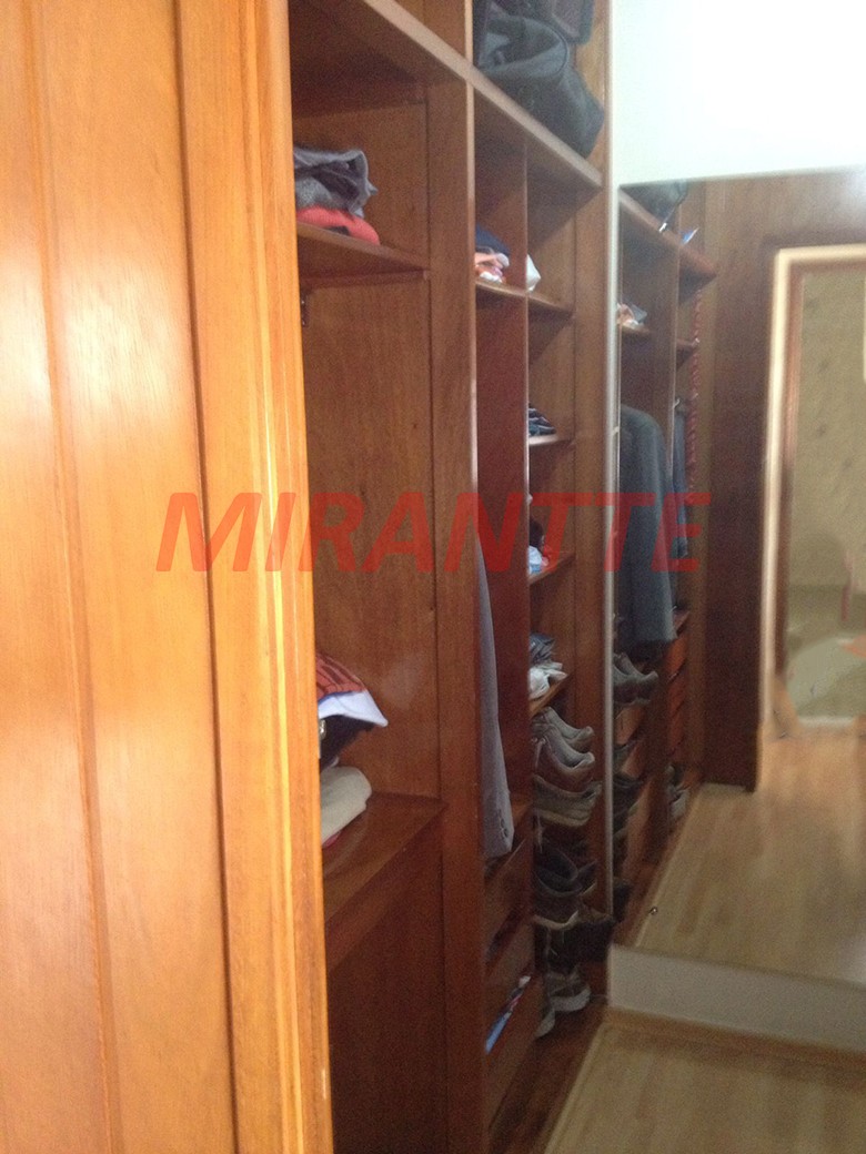 Sobrado de 251m² com 4 quartos em Jardim São Paulo