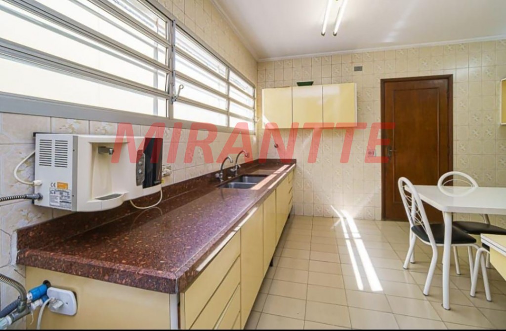 Sobrado de 251m² com 4 quartos em Jardim São Paulo