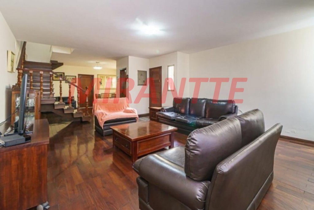Sobrado de 251m² com 4 quartos em Jardim São Paulo