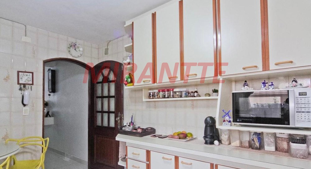 Sobrado de 147m² com 3 quartos em Santa Terezinha