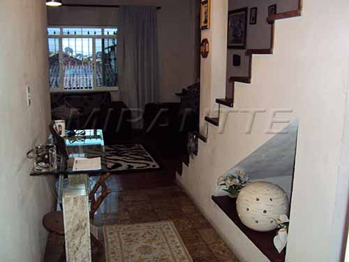 Sobrado de 220m² com 3 quartos em Horto Florestal