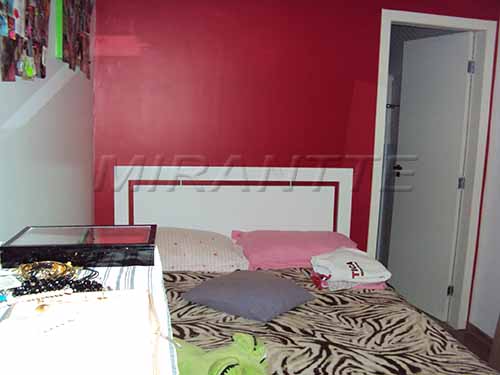 Sobrado de 220m² com 3 quartos em Horto Florestal