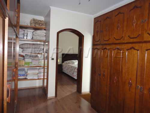 Sobrado de 480m² com 4 quartos em Jardim da Campina