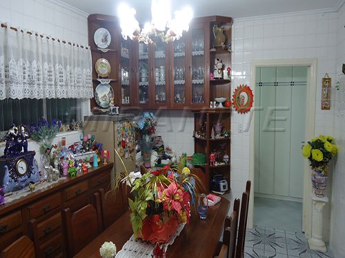 Sobrado de 230m² com 3 quartos em Água Fria