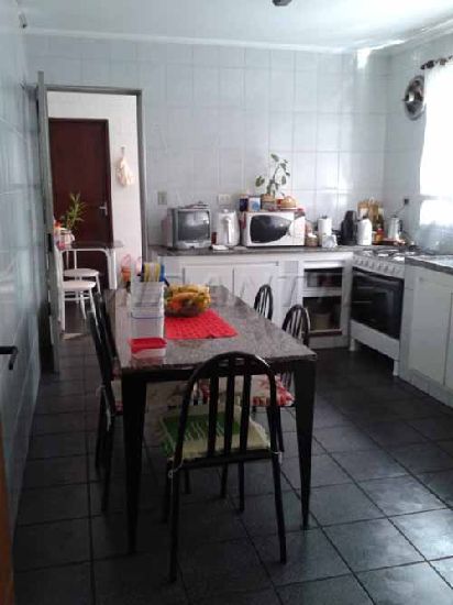 Sobrado de 180m² com 3 quartos em Vila Mazzei