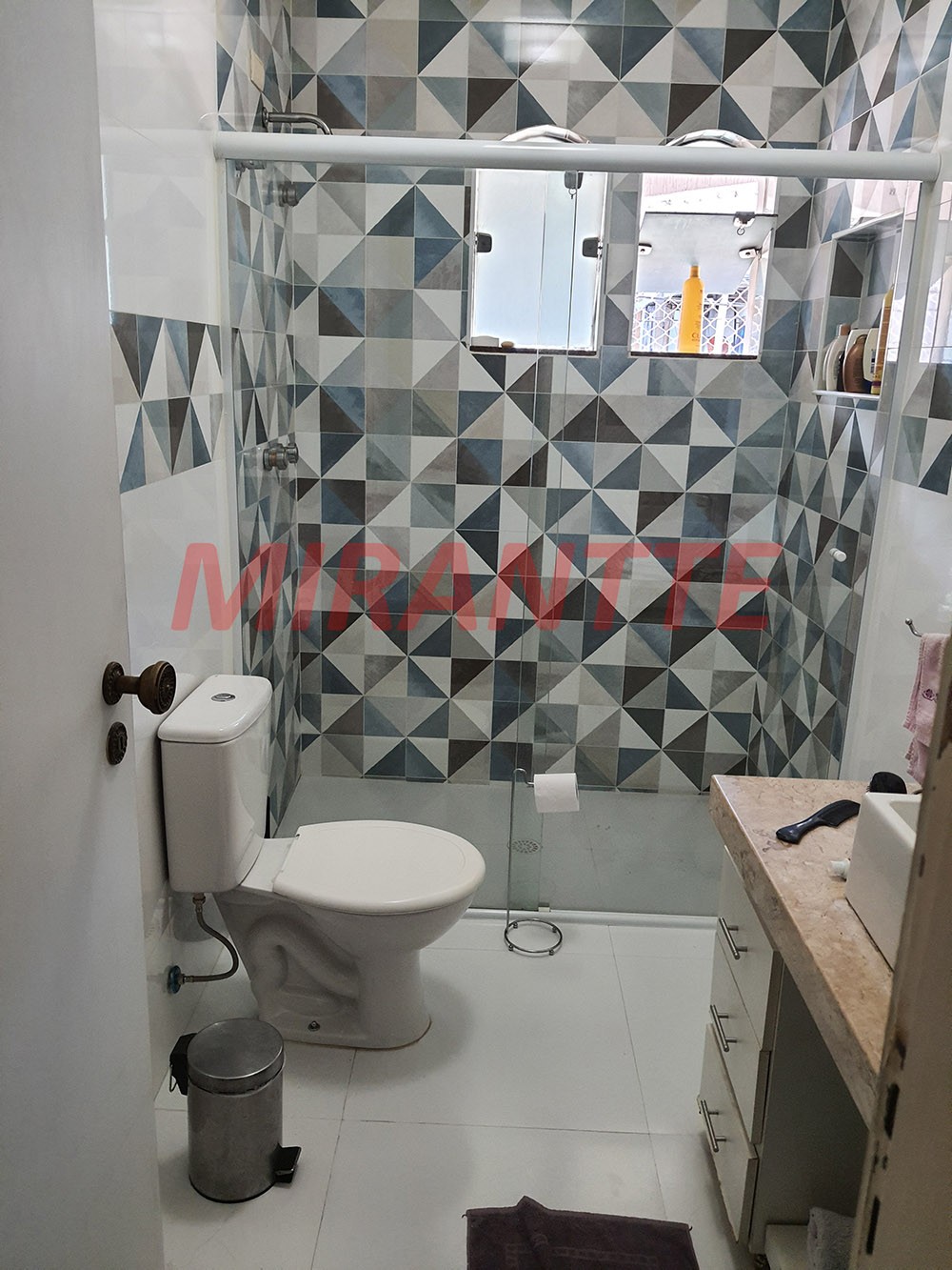 Sobrado de 500m² com 3 quartos em Horto Florestal