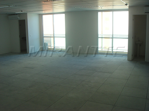 Comercial de 103m² em Santana