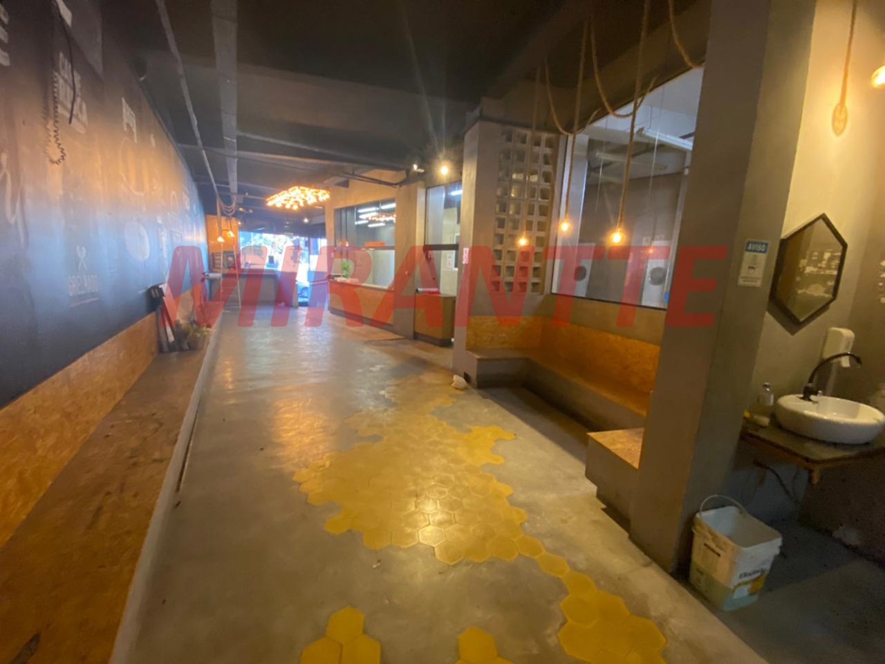 Comercial de 200m² em Santana
