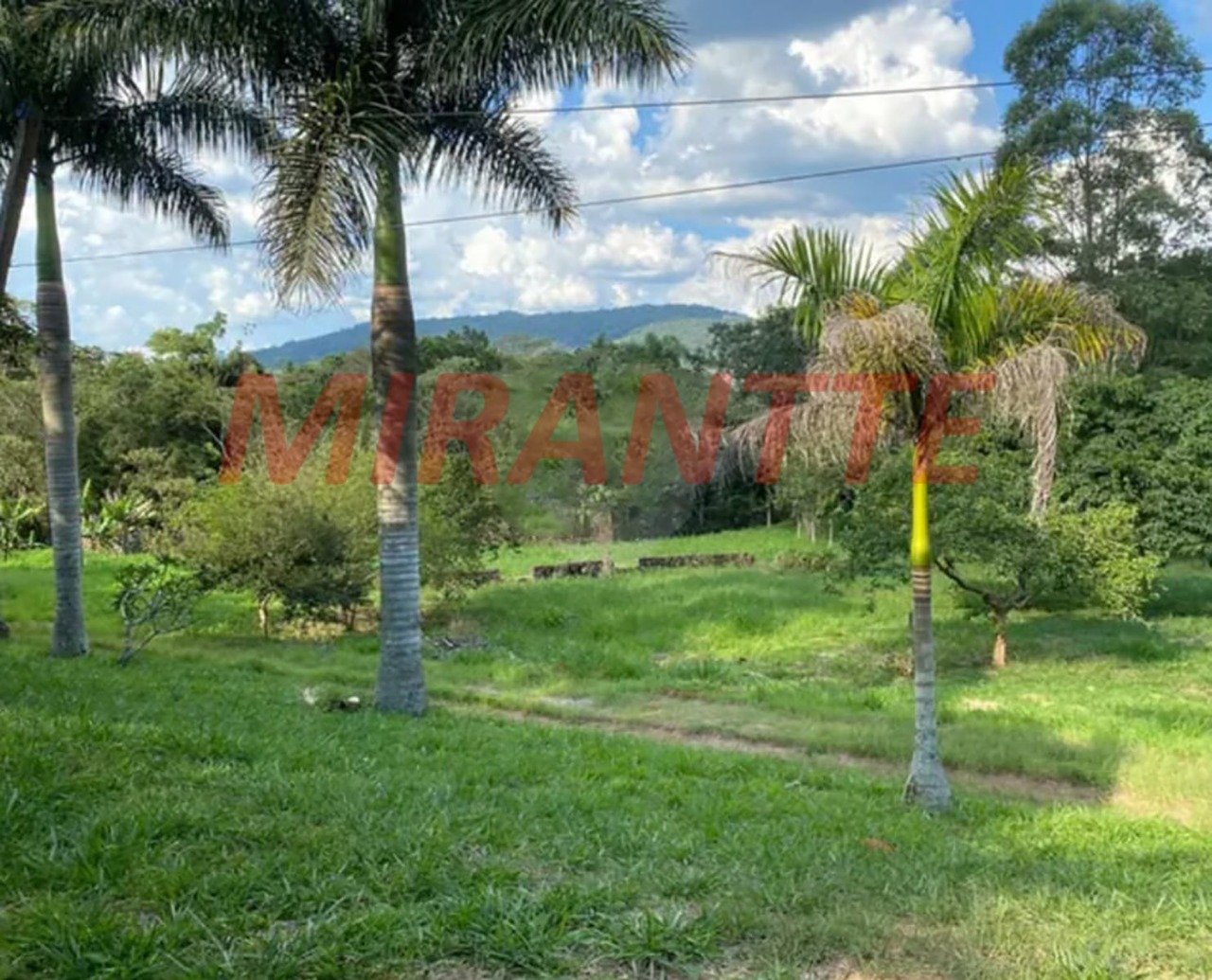 ChÁcara de 650m² com 5 quartos em Bom Jesus dos Perdões