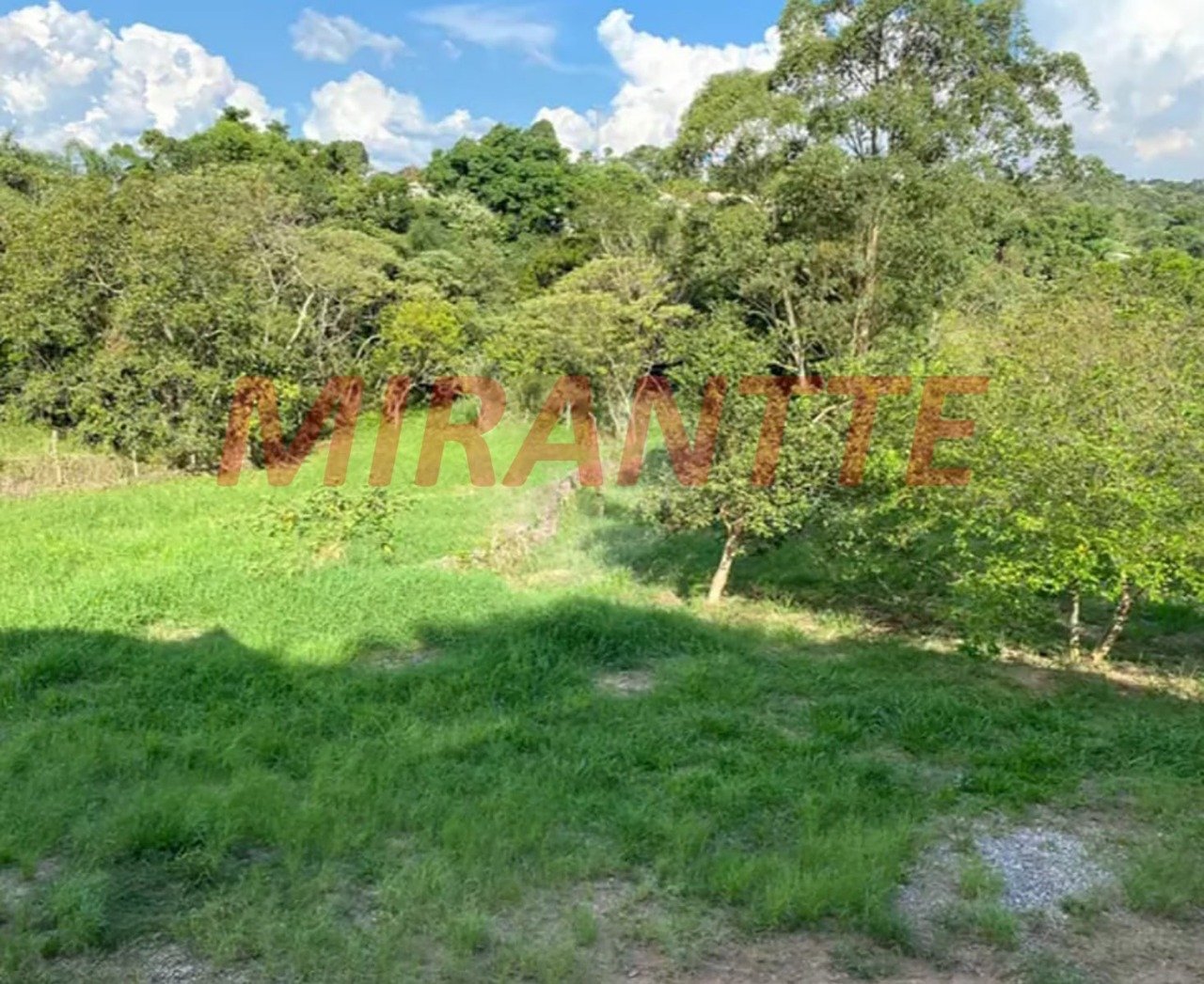 ChÁcara de 650m² com 5 quartos em Bom Jesus dos Perdões