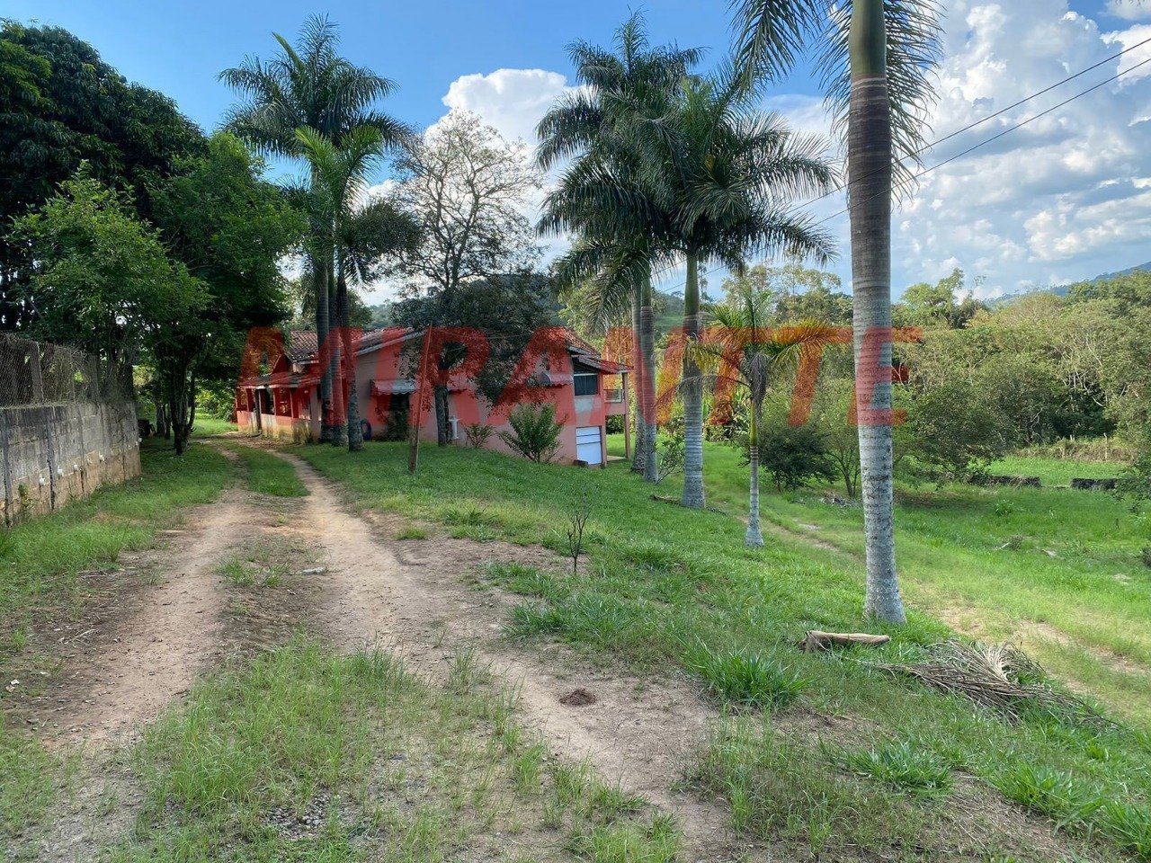 ChÁcara de 650m² com 5 quartos em Bom Jesus dos Perdões
