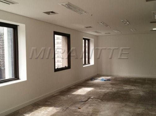 Comercial de 97m² em Itaim Bibi