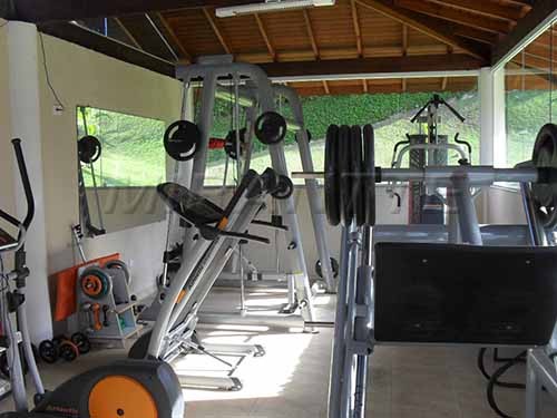 Sobrado de 700m² com 4 quartos em Serra Da Cantareira