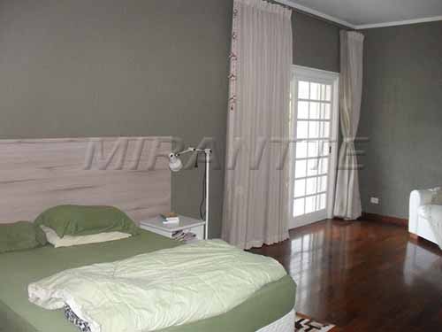 Sobrado de 700m² com 4 quartos em Serra Da Cantareira
