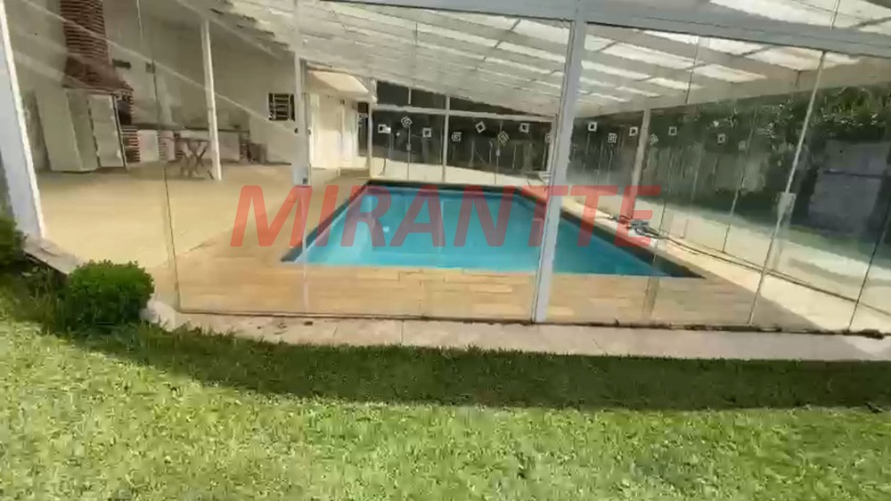Sobrado de 700m² com 4 quartos em Serra Da Cantareira
