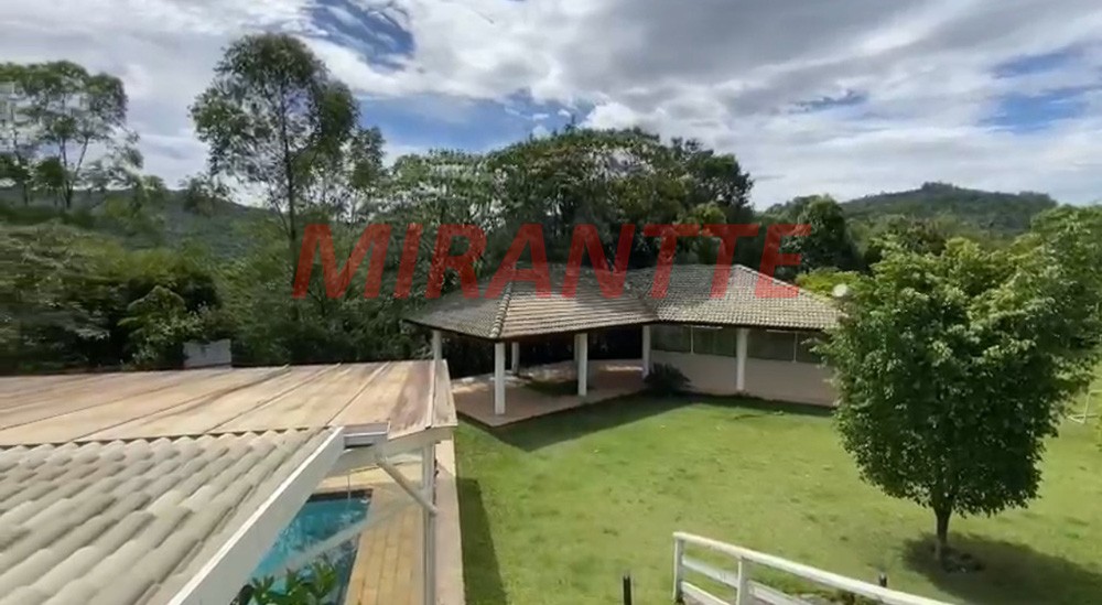 Sobrado de 700m² com 4 quartos em Serra Da Cantareira