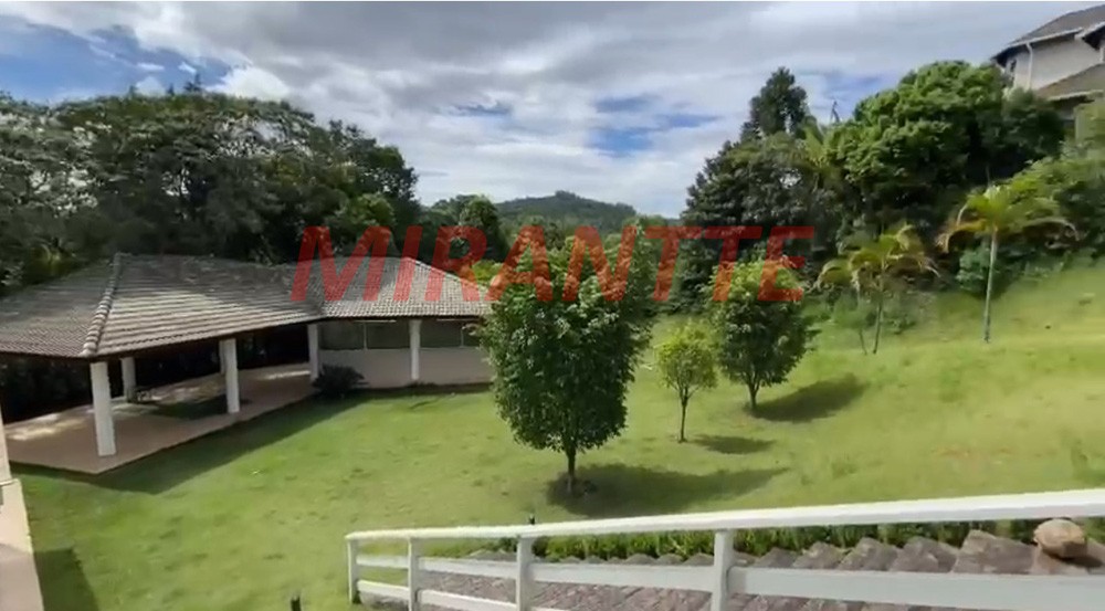 Sobrado de 700m² com 4 quartos em Serra Da Cantareira