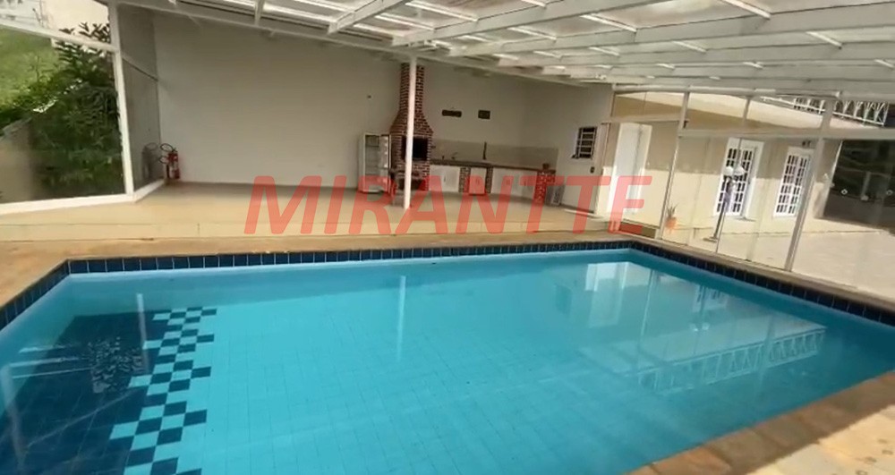 Sobrado de 700m² com 4 quartos em Serra Da Cantareira