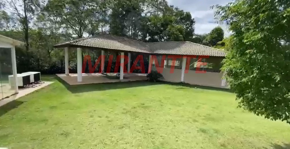 Sobrado de 700m² com 4 quartos em Serra Da Cantareira